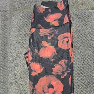 Victoria’s Secret VS Sport Red Black Rose Workout Athletic Wear Leggings, Sz S..